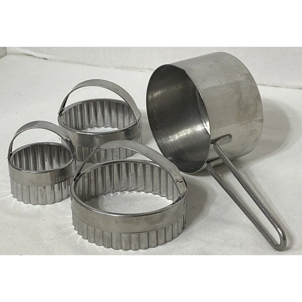 3 Pieces Stainless Steel Round Fluted Biscuit Cutter with Measuring Cup